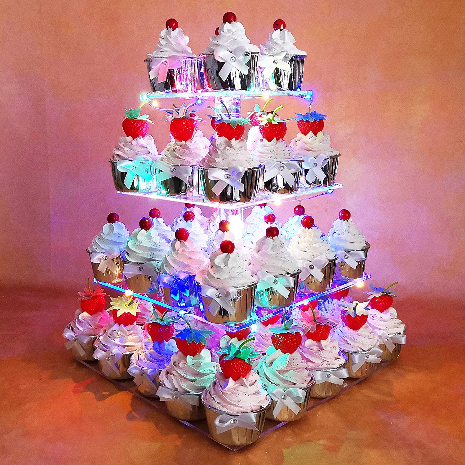 4 patrový stojan na dorty, cupcaky s vícebarevným LED světelným řetězem