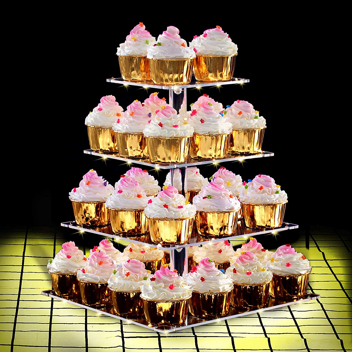4 patrový stojan na dorty, cupcaky s fialovým LED světelným řetězem