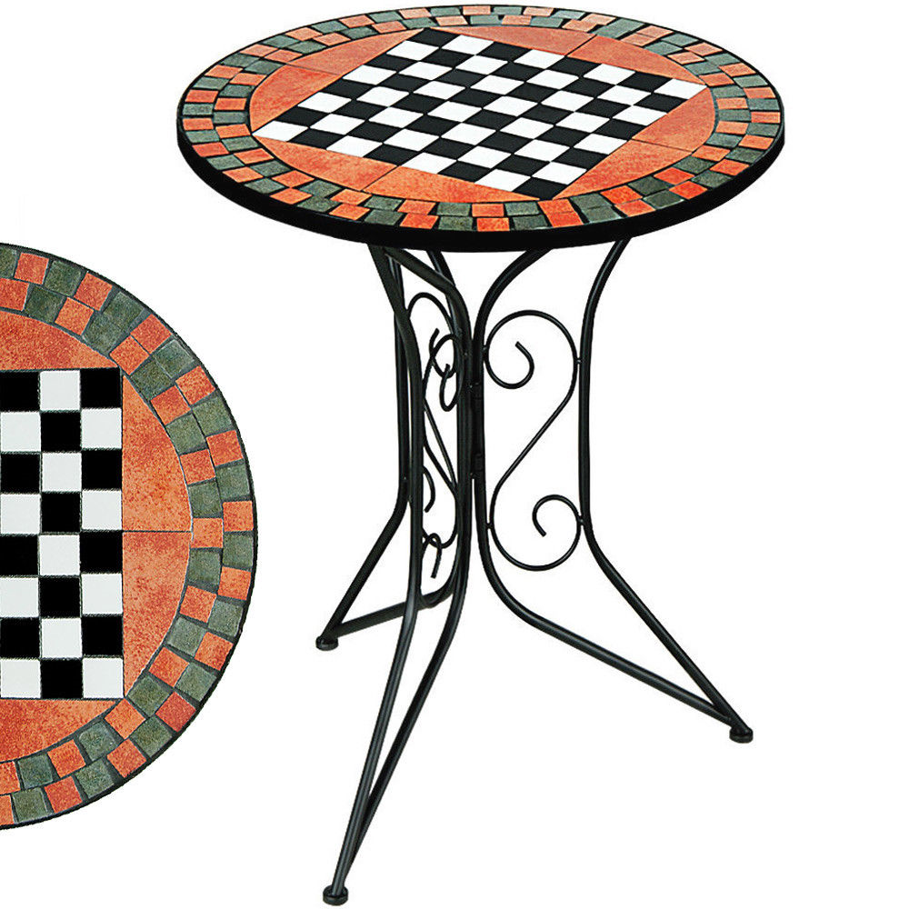 Zahradní stolek s luxusní mozaikou a šachovou deskou